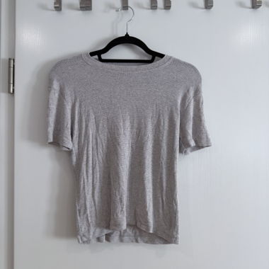 T-shirt a coste grigio