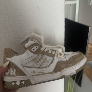 lv sneaker - dupe