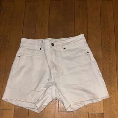 Weisse Shorts 