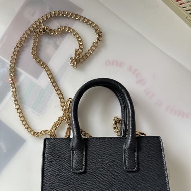 Black purse 