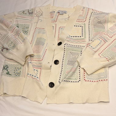 Bestickter, bunter Cardigan von Never Fully Dressed