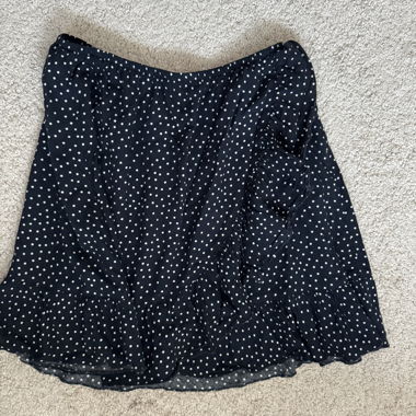 Jupe bleu foncé à pois