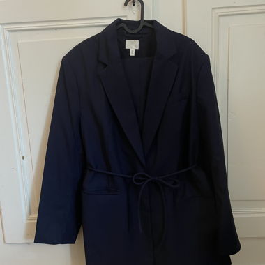 Dark blue suit blazer/trousers with tie detail