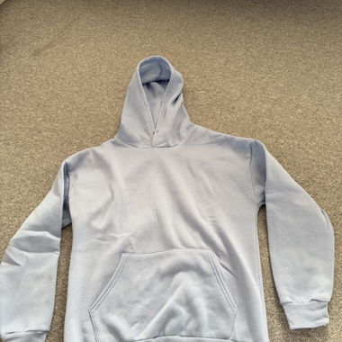 Hellblauer Hoodie