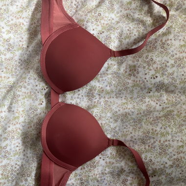 Reggiseno rosso ciliegia