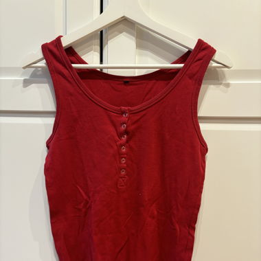 red tanktop