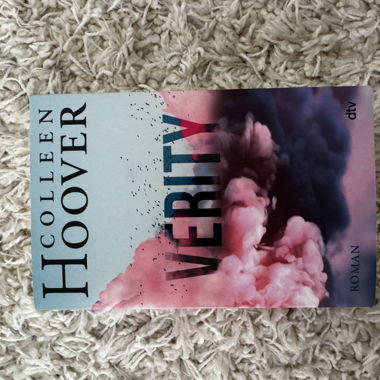 Verity by Colleen Hoover