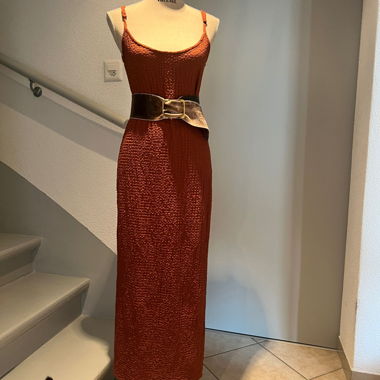 Robe rouge moulante 