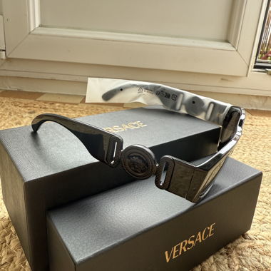 Lunettes de soleil Versace 
