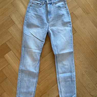 Jeans chiari a vita alta