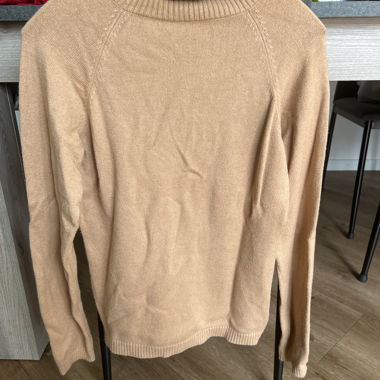 Pull à col roulé beige