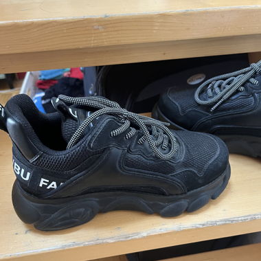 Chaussures Buffalo taille 39