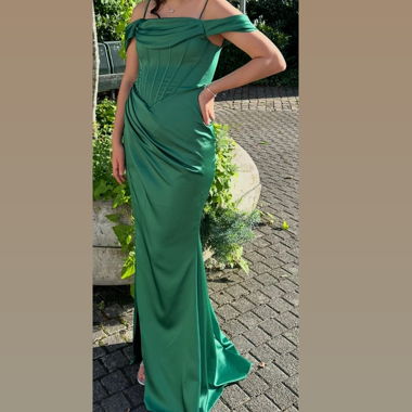 Grüne Eleganz Kleid