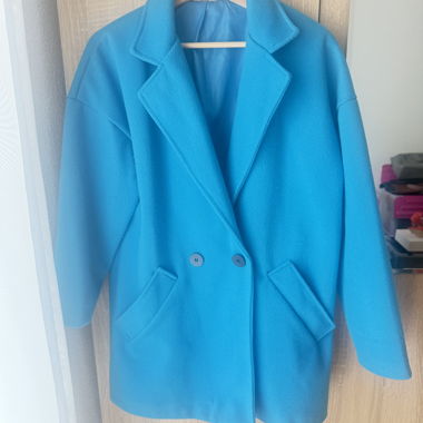 Blauer Wollmantel