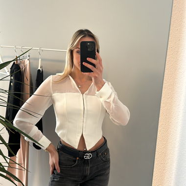 V - Geschnittenes Chiffon Hemd