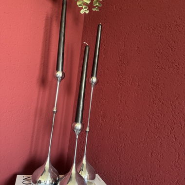 Set aus 3 modernen Kerzenhaltern und Kerzen