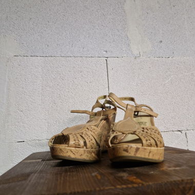 Sandales compensées en liège