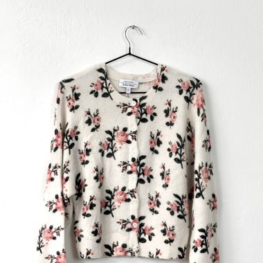 Strickjacke geblumt_&otherstories