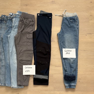 Kinderhosen Set Gr. 134/140