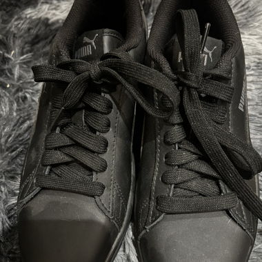 Black Puma sneakers size 36