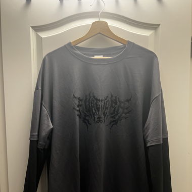 Gothic Langarmshirt – Stylisch & Bequem