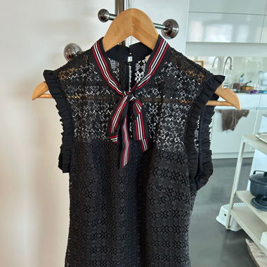 Leichtes kurzes Kleid
