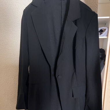 Suit ( clothes) 