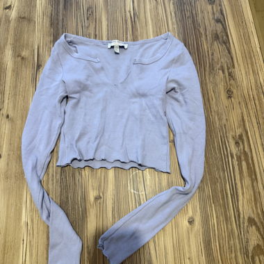 Pullover with neckline