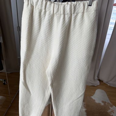 Pantalon blanc texturé « Maje »