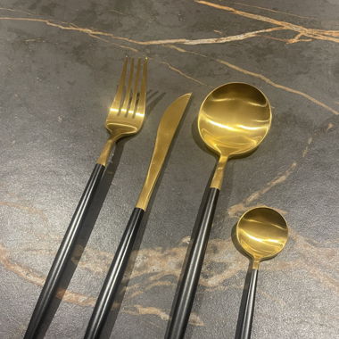 Set de 32 couvert noir et doré