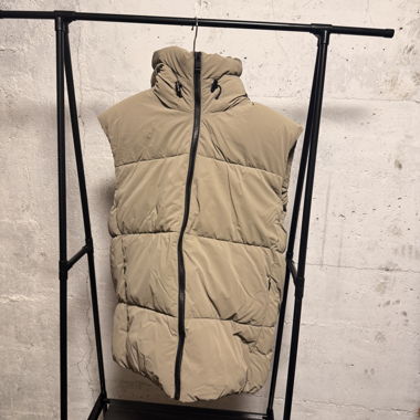 Ärmellose Weste von Zara