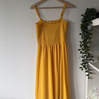 Gelbes Sommerkleid 