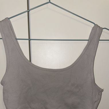beige crop top