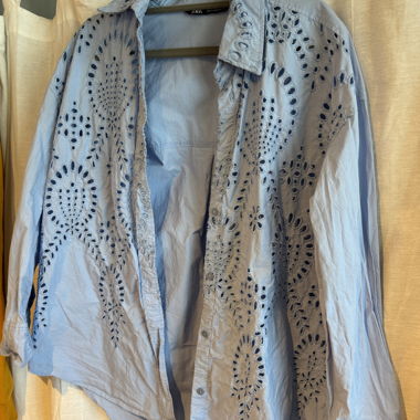 Camicia Blù Zara con Ricami Buchi