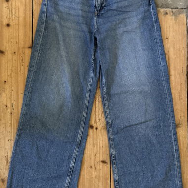 Blue wideleg jeans