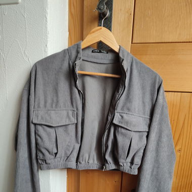 Kurzes stylisches Jäggli