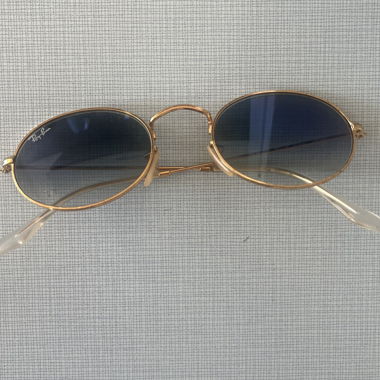 Und Ray Ban