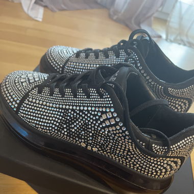 Karl Lagerfeld luxuriöses Model 