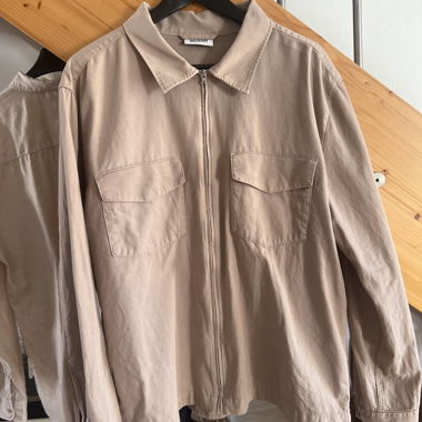 Veste beige à fermeture éclair