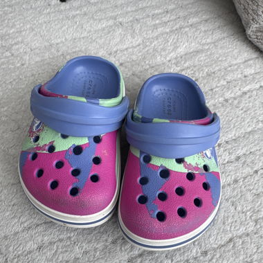 Crocs enfant multicolores