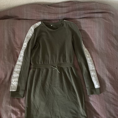 Green Sweat Dress Long Sleeve Size 170