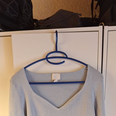 Haut bleu clair