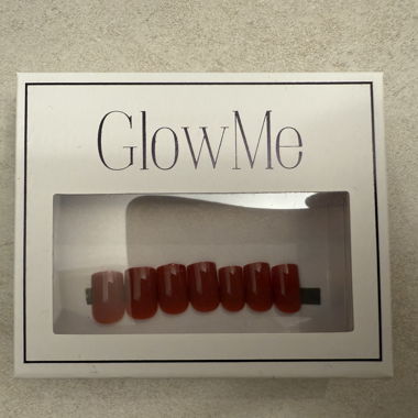 Press on Nails von „GLOW ME“