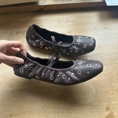 Ballerine con borchie Urban Outfitters