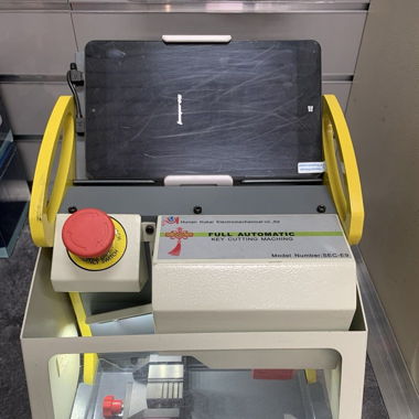 Macchina per Chiavi Completamente Automatica