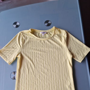Gelbes T-Shirt