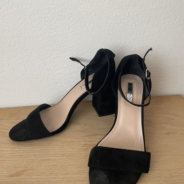 Sandales noires a talon