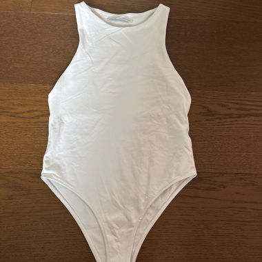 White sleeveless bodysuit