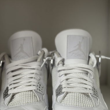 Jordan 4 metallic With