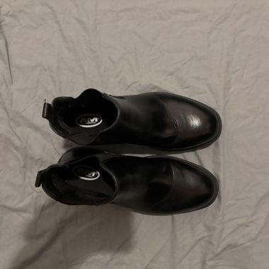 Schwarze Lederboots